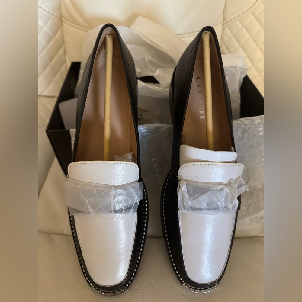 COACH NELLI LOAFER - Picture 7 of 10